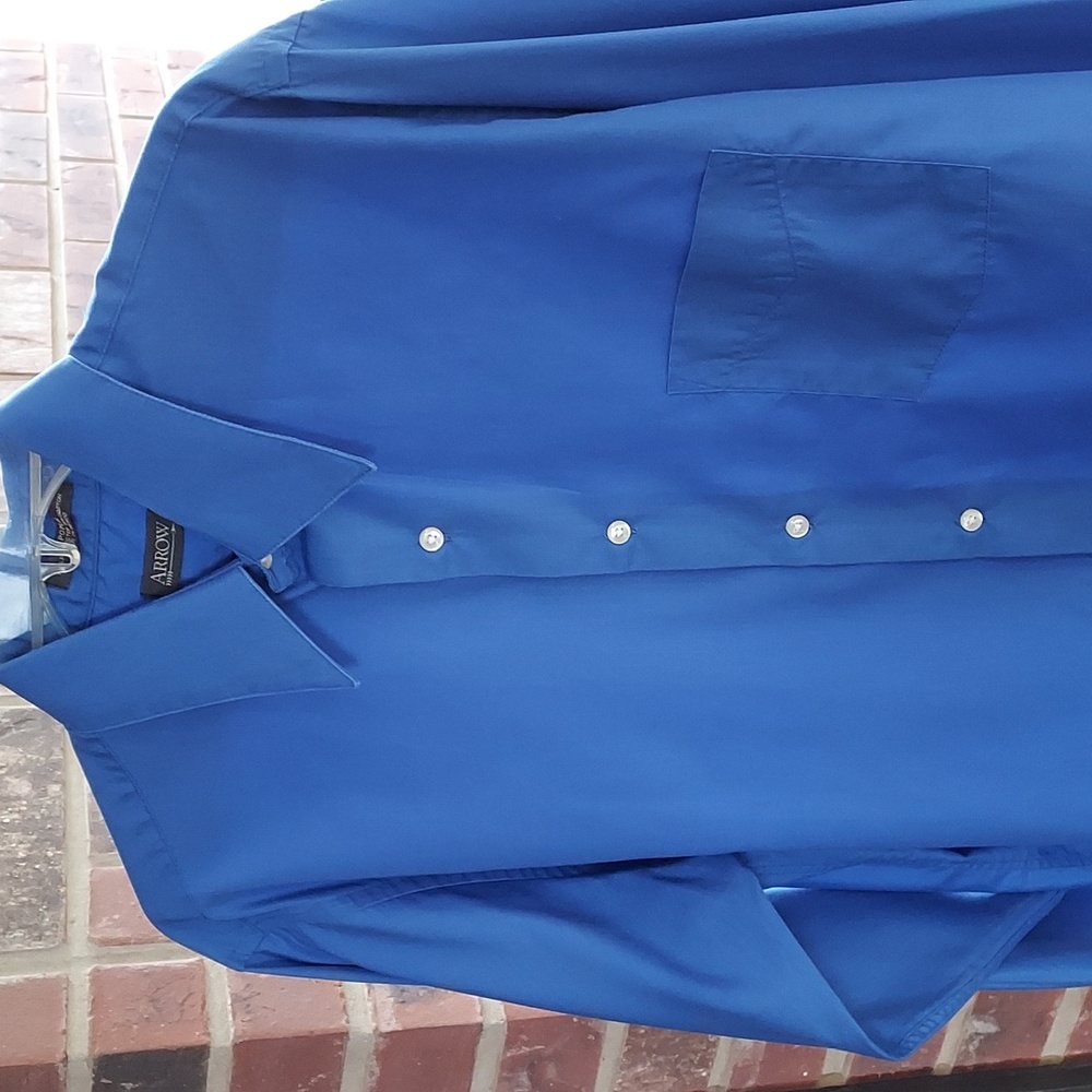 ARROW Dress Shirt. Size 161/2 34/35 (large), 65% polyester 35% Cotton Royal Blue
